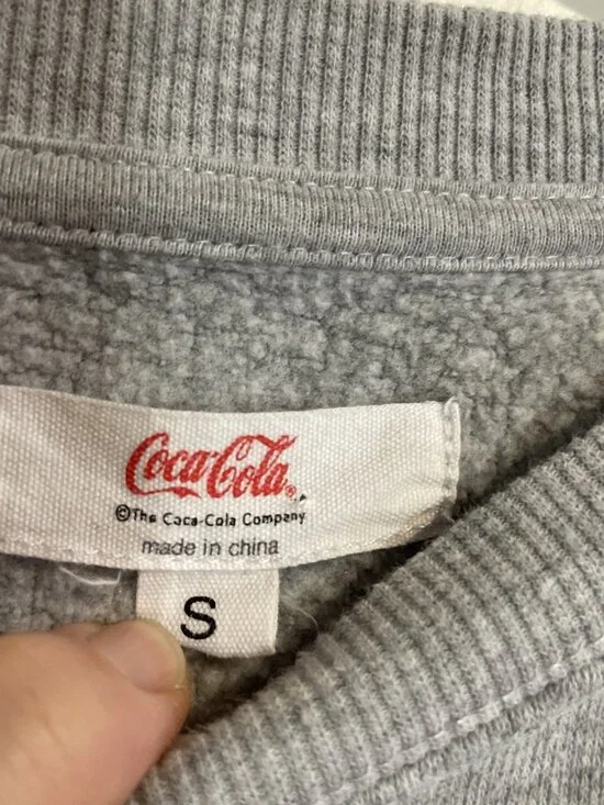Women’s Coca-Cola Bow Graphic Sweatshirt Gray Oversize Coca Cola Company Small - Picture 11 of 16